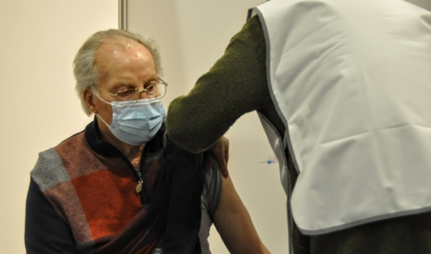 <p>De vaccinaties bij huisartsen zijn twee weken uitgesteld.</p>