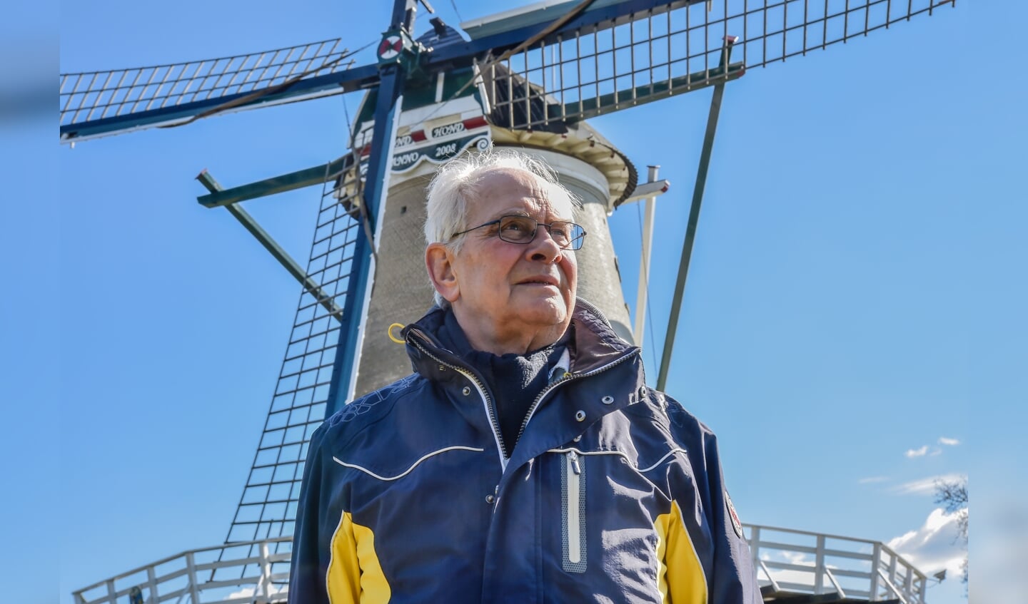 Voorzitter Peter Hoebee: ,,,We willen het dak van de molenwerf graag met sedum bedekken."