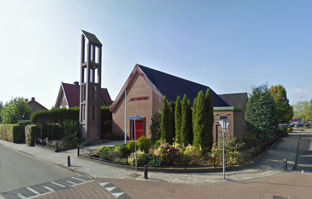 <p>De paaswandeling begint bij de Eben-Haëzerkerk. </p>