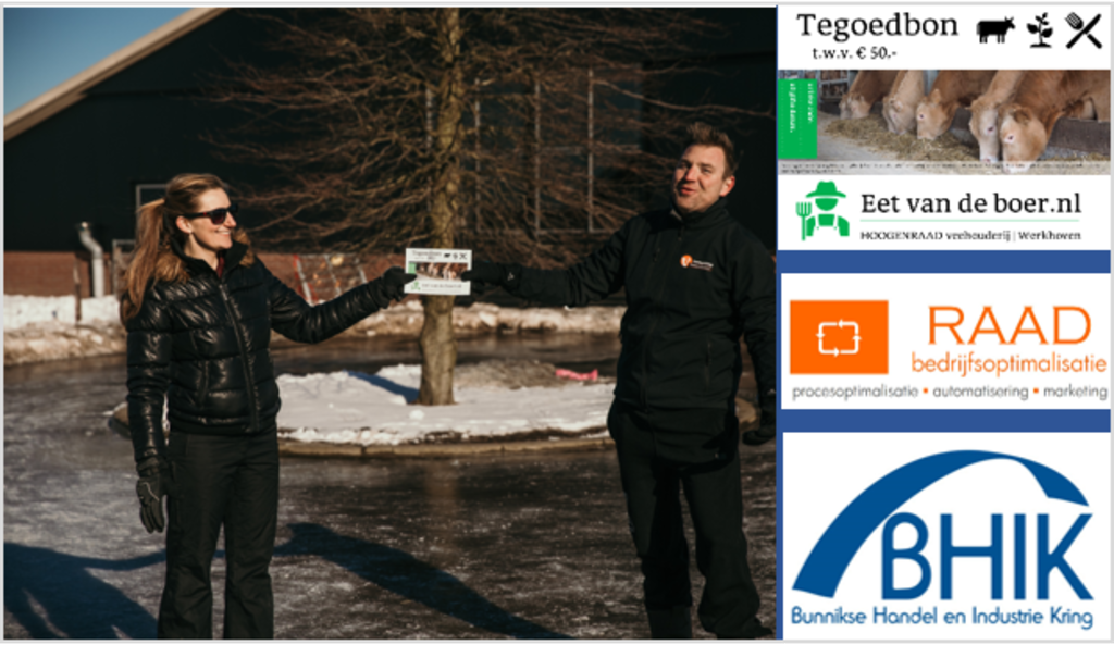 <p>Marleen Hoogenraad-de Kruijf reikt de tegoedbon uit aan Wilbert Vernooij</p>