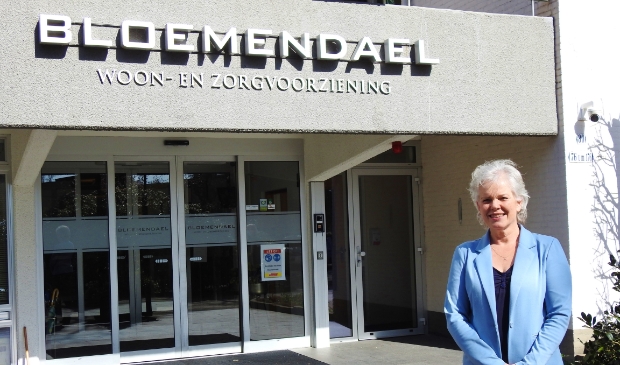 <p>Directeur Marga Vrijmoeth: 'Wat ik het moeilijkste heb gevonden, is dat je moet besluiten dat er bijna geen bezoek mag komen.' </p>