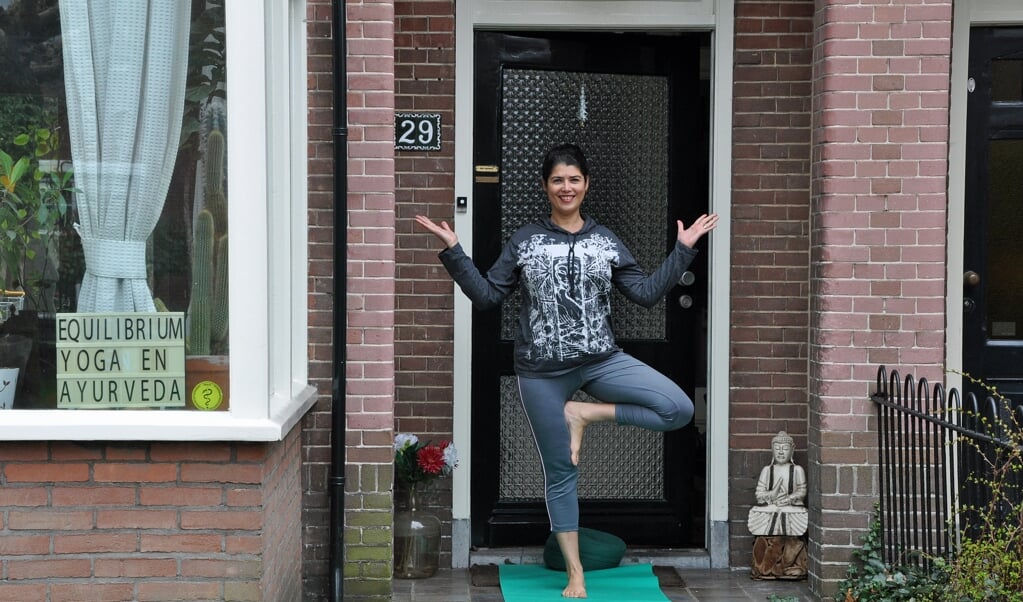 Claudia Meirelles was een van de yogadocenten in Baarn die meedeed met de landelijke actie zaterdag.