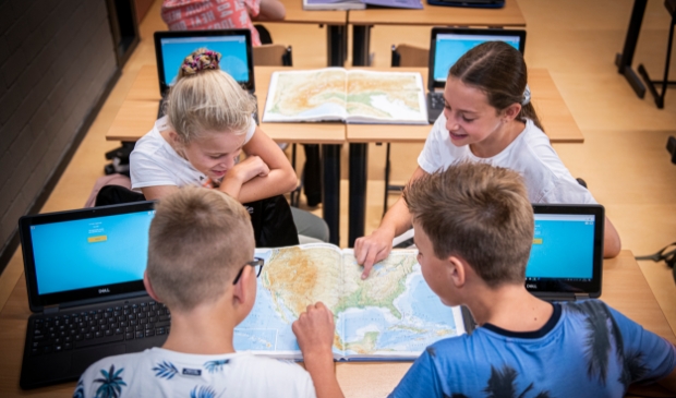 <p>Leerlingen Calvijn werken aan duurzaamheidsproject. </p>