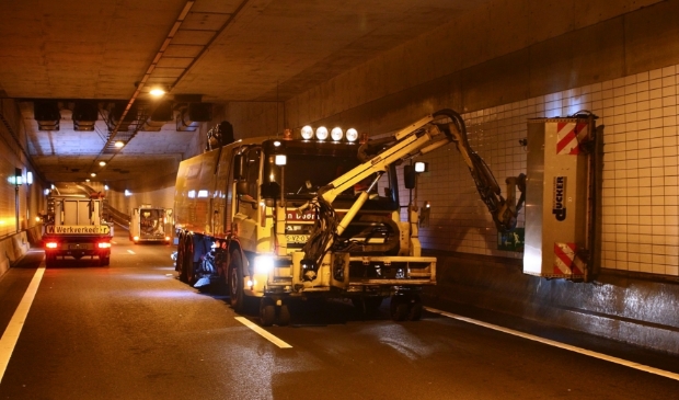 <p>Tijdens de werkzaamheden worden onder meer de wanden gereinigd.</p>