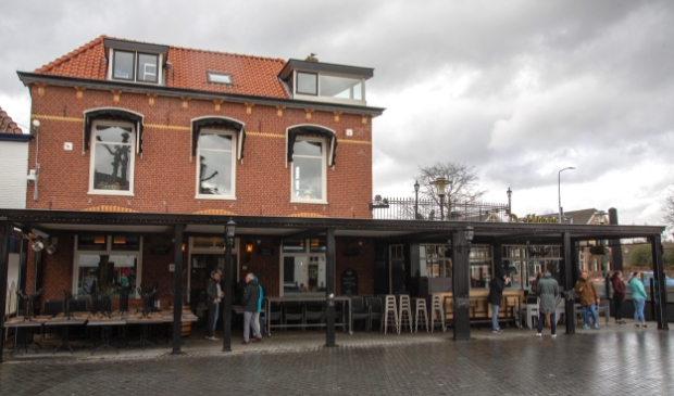 Wandelaars bezoeken cafe's in Barneveld en Voorthuizen (corona...)