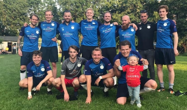 <p>De mannen van FC Nes United.</p>