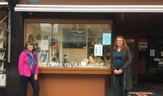 <p>Links Dorien Schults en rechts Mirjam Verhoef.</p>