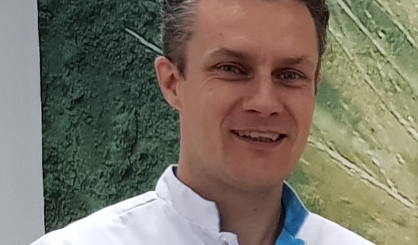 Tandprotheticus Jeroen van den Brink. Gediplomeerd sinds 2013. Advies op maat en kijken naar de mogelijkheden is mijn motto. Naast het werken in de praktijk geef ik op de vrijdagmiddag les aan collega’s om deze op te leiden tot moderne vakman / vakvrouw.