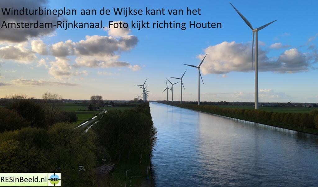 Dit zijn 235m hoge windturbines langs het Amsterdam-Rijnkanaal kijkend vanaf de sluizen naar Houten