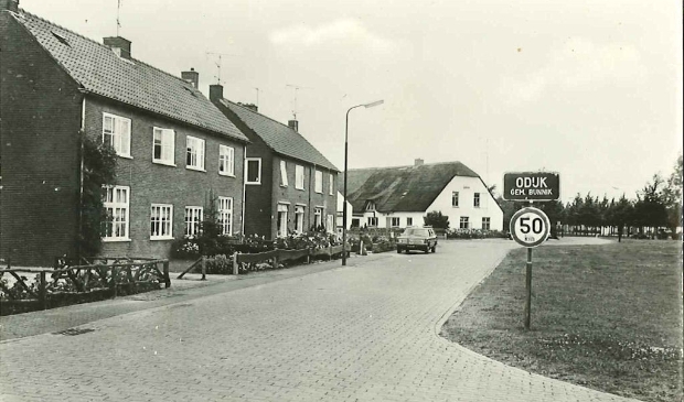 De ingang van het dorp Odijk lag vroeger aan De Vork, nu een doodlopende straat