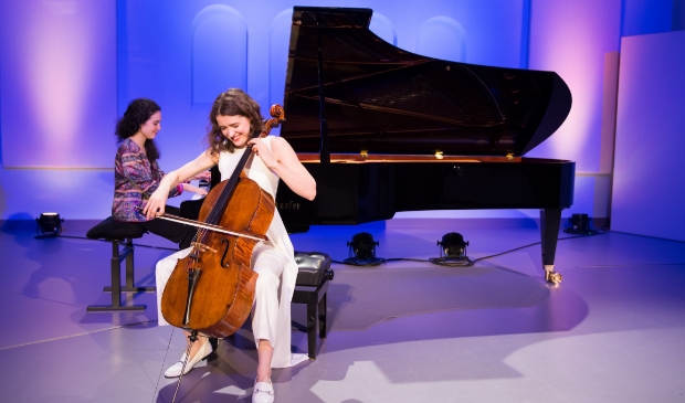 <p>Anastasia Kobekina (cello) en Paloma Kouider (piano).</p>
