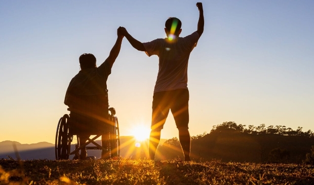 <h2>Er zijn 250.000 eenzame jongeren met een handicap.</h2>