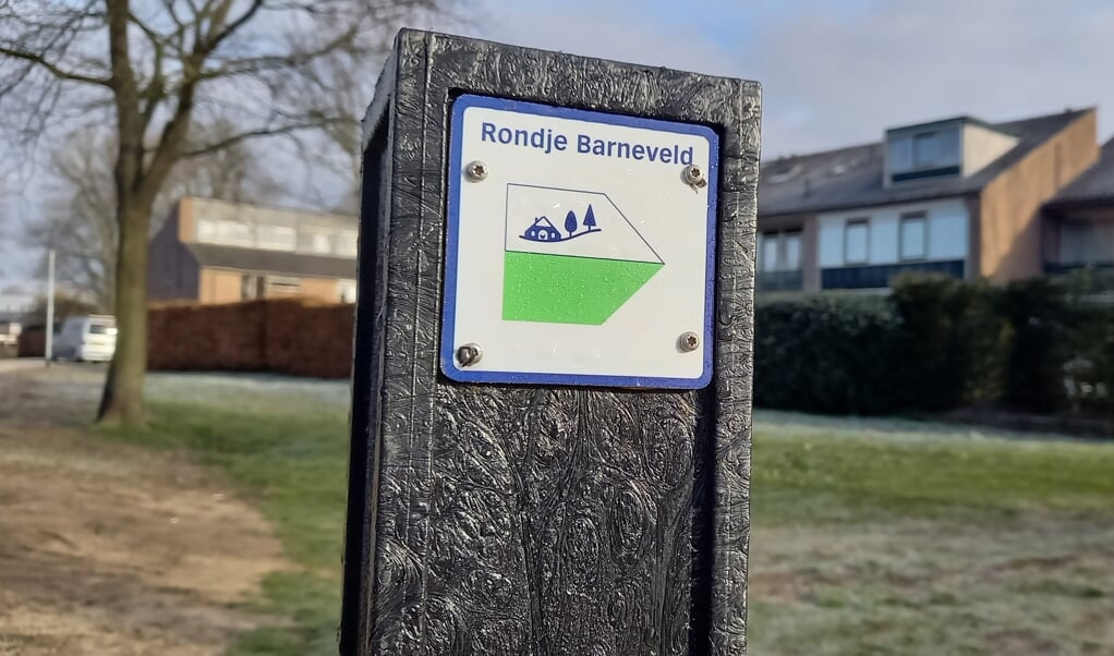 Hier en daar zijn al wel bordjes te vinden, maar wandelroute 'Rondje Barneveld' is nog niet af. 