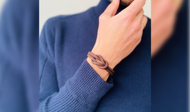 Handgemaakte herenarmband van duurzaam kurkleer