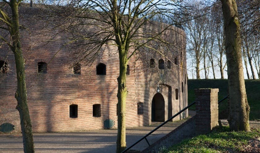 René Kwant bij het fort.