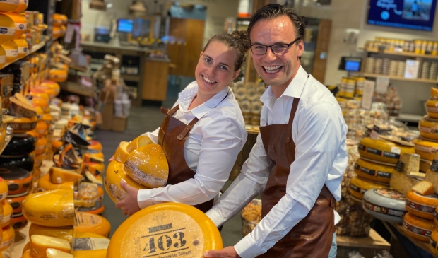 <p>Inge en Jan Jaap Overeem verkopen tientallen soorten gezonde kazen.</p>