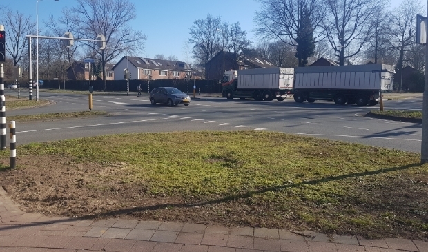 De bewoners zijn verbaasd dat er opeens budget is voor een ongelijkvloerse kruising bij de Churchillweg en de Bornsesteeg. (foto: Kees Stap)