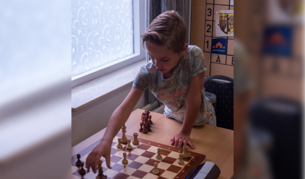 Schaaktalent Jurrian verweij plaatst zich voor NJK
