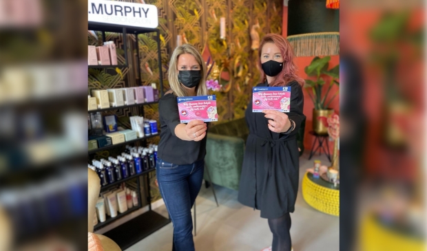 Marjolijn Linn van K&D Makelaars showt de bon bij Head Candy