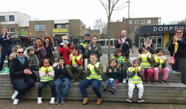 <p>Azaleabuurt en Dorpsplein ‘lenteklaar’ gemaakt</p>