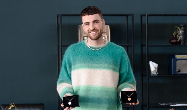 Duncan Laurence ontvangt eerste Eurovisie Songfestival-sieraad