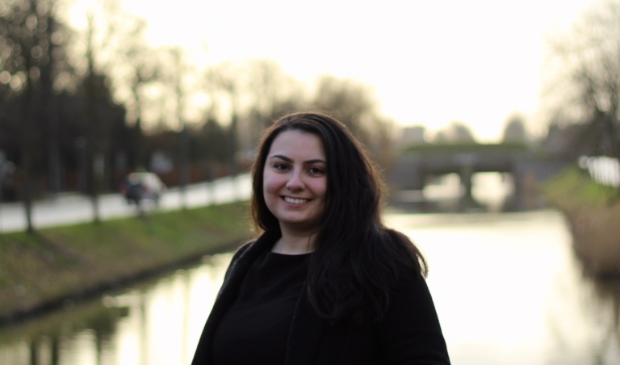<p>Ani Zalinyan: "Met een modaal inkomen van 2.400 euro netto per maand kan je in Haarlemmermeer alleen uit garageboxen en parkeerplaatsen kopen."</p>