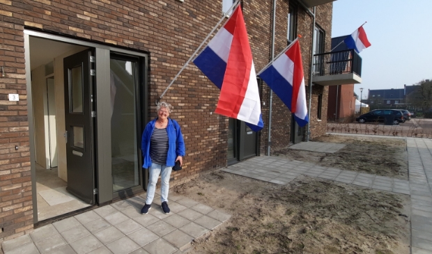 Elisabeth Werkhoven (75) bij haar nieuwe appartement