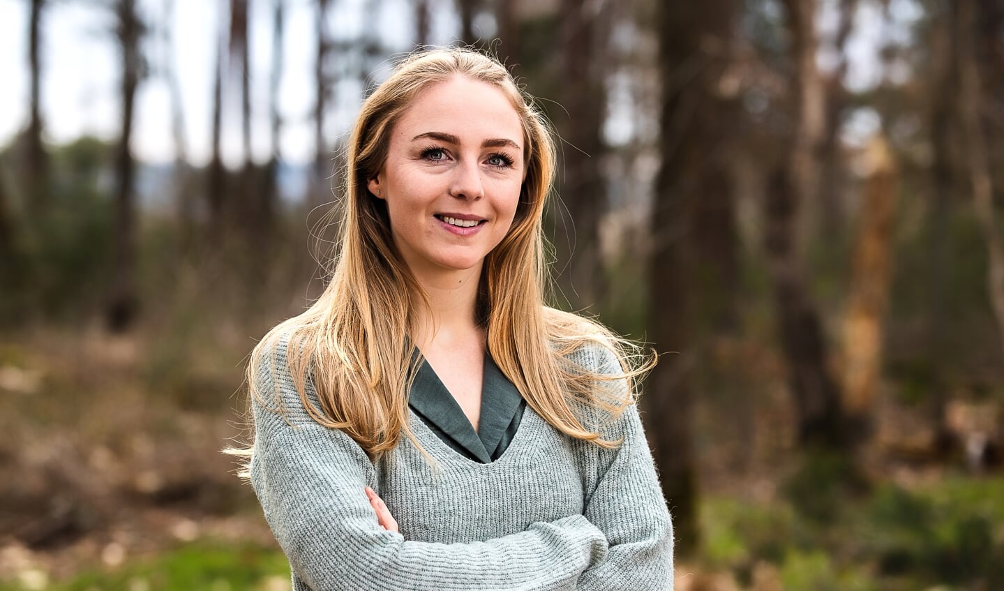 Dit is Bianca den Dekker, de mens achter het masker.