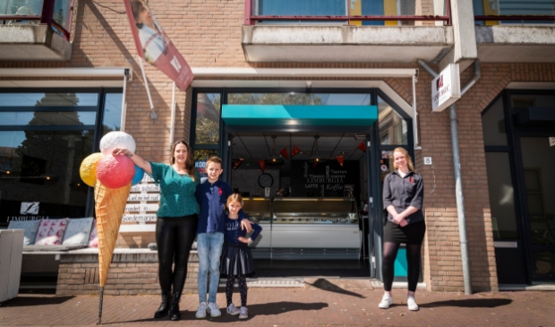 <p>Mandy Freling neemt bij Limburgia het stokje over van Marije van Schothorst.</p>
