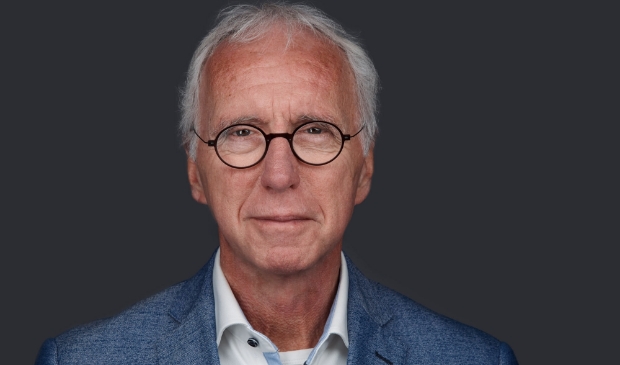 <p><em>Mr. Tjeerd van Veen.</em></p>