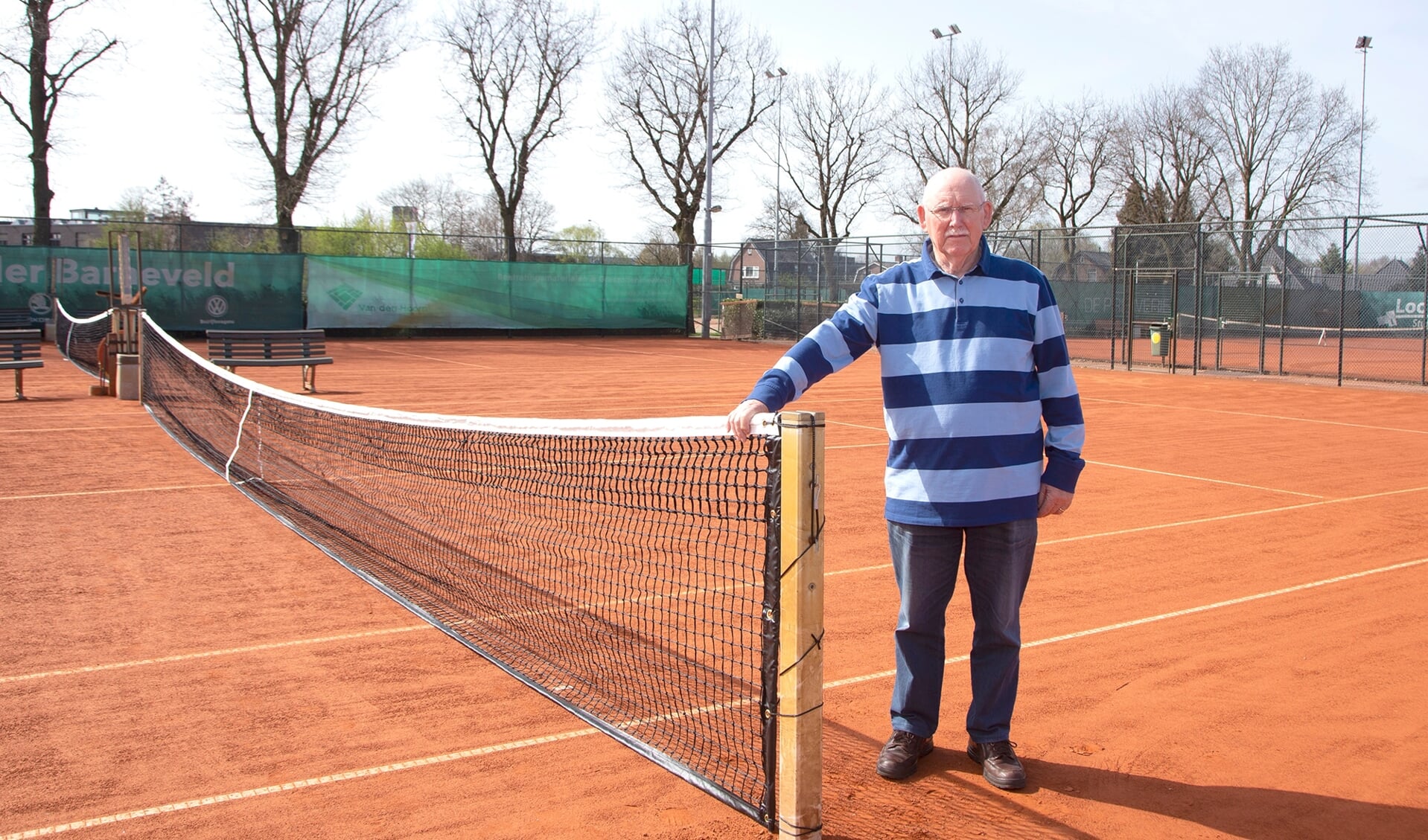 Ed Pellen op het sportpark dat hem zo lief is, De Watermolen.