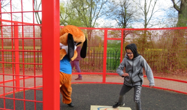 <p>Rayvin en Waski in duel in de pannakooi van de Wilgen.</p>
