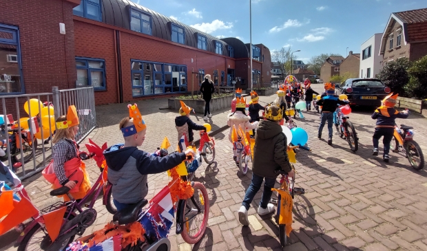 Versierde fietsen onderbouw Koningsspelen