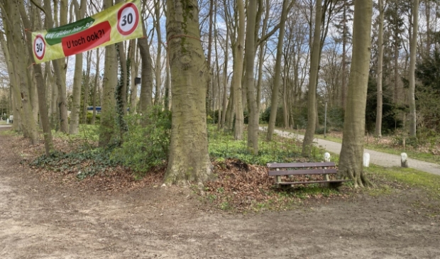<p>Jan Buiter hoopt dat de gemeenteraad openstaat voor zijn initiatief voor de bouw van seniorenwoningen bij het bos.</p>