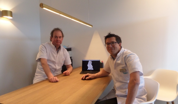 <p>De twee zeer ervaren neurochirurgen drs. Bernard Hummelink en drs. Wim Bouwknegt van Medische Kliniek Velsen. </p>