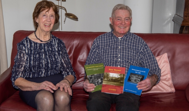 <p>Rita en Aad Overgaauw-Van der Krogt vieren woensdag 7 april hun briljanten huwelijk</p>