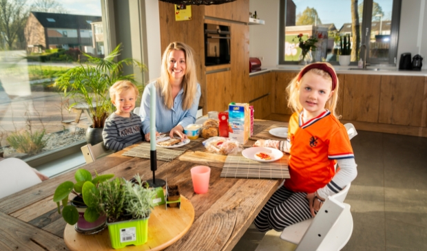 <p>Net als moeder Mieke zijn Noor (5) en Siem (3) allebei makkelijke eters.</p>