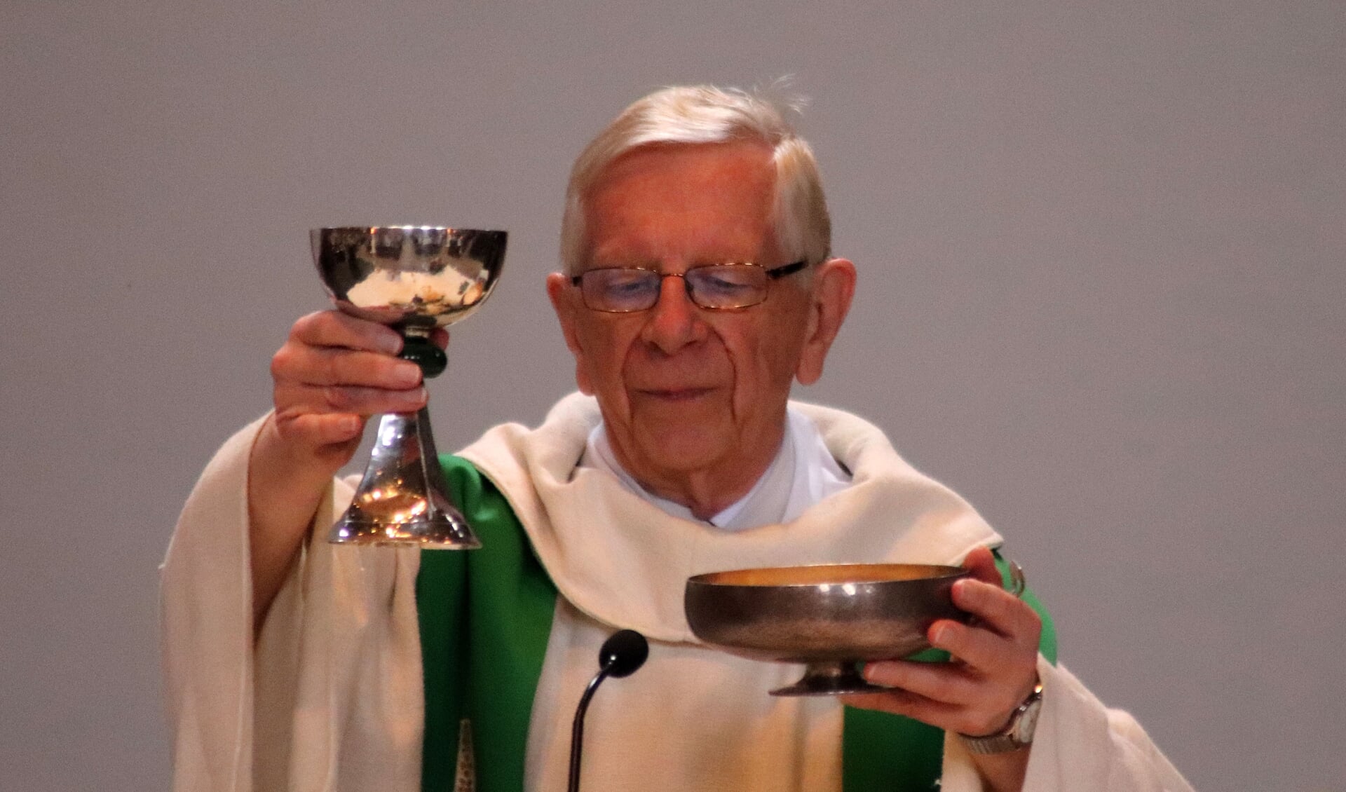 Onverwacht is zaterdagavond 10 april op 87-jarige leeftijd pastor Wil Veldhuis overleden.  