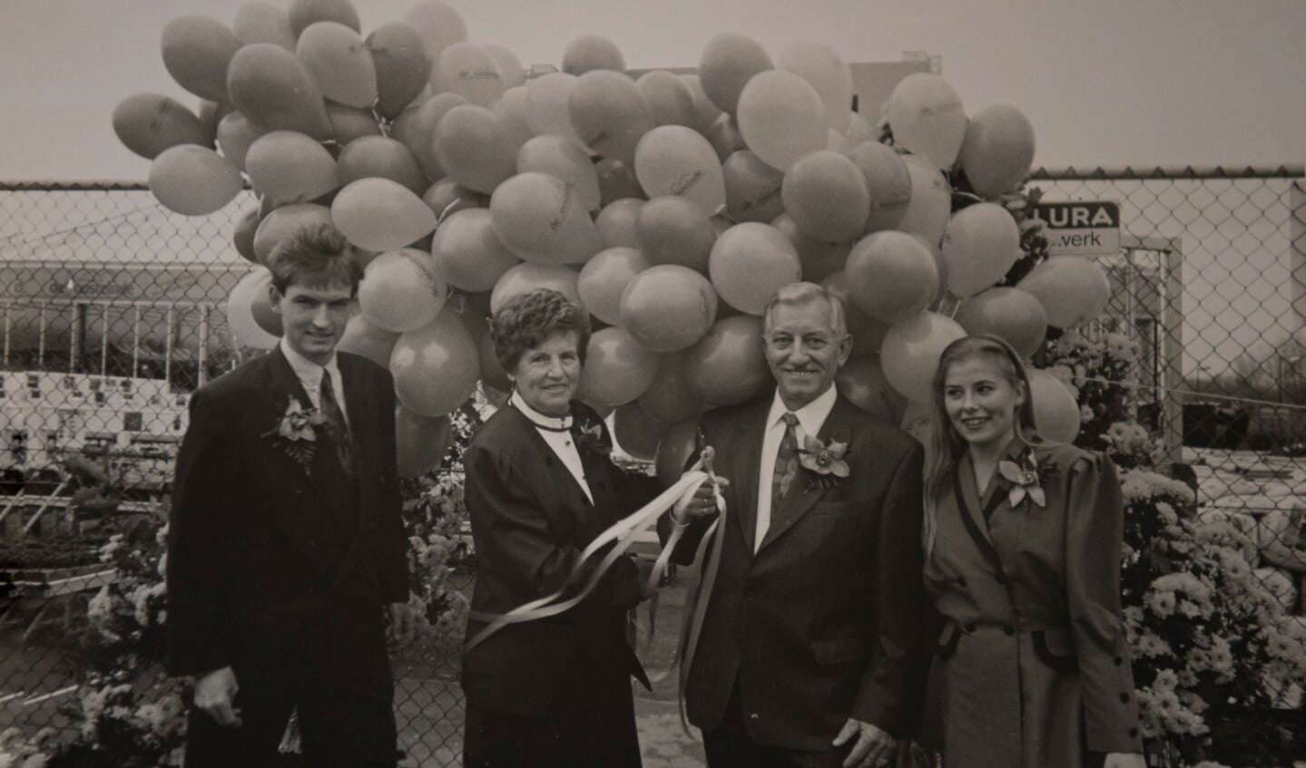 William en Lucienne met Wim en Henny Dobbe tijdens de heropening van de zaak in 1991