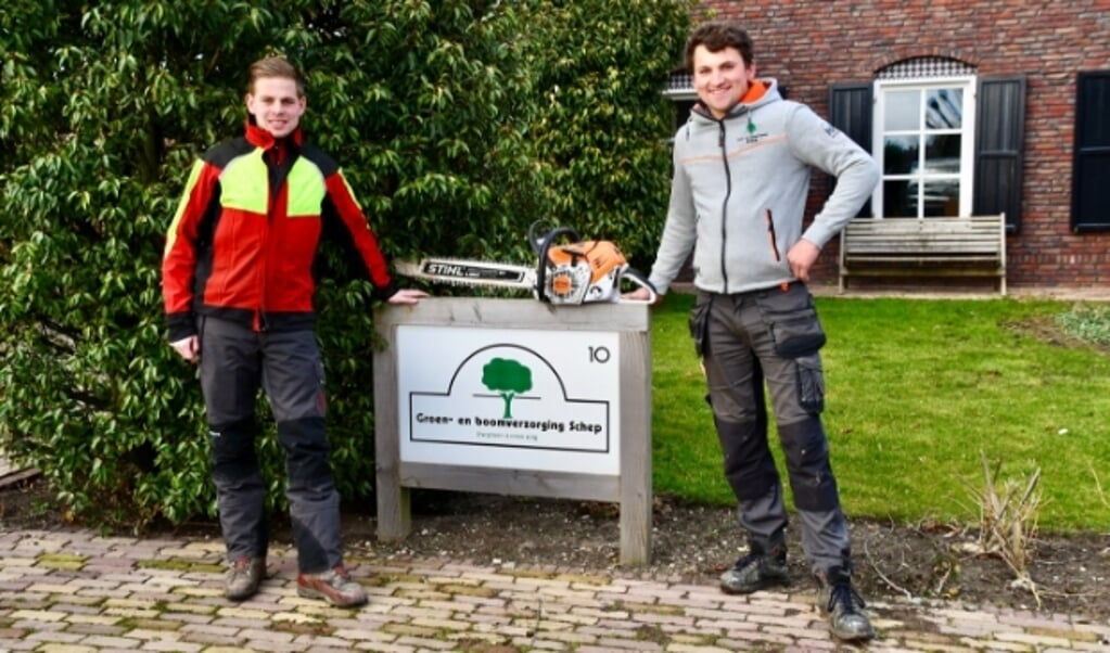 Werkgever Niels (links op de foto) en Sidney zijn blij met de samenwerking. (Foto: WerkgeversServicepunt Regio Foodvalley)