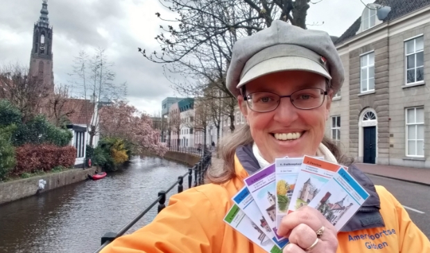 Stadsgids Inge Vos toont haar Keistad Kwartet
