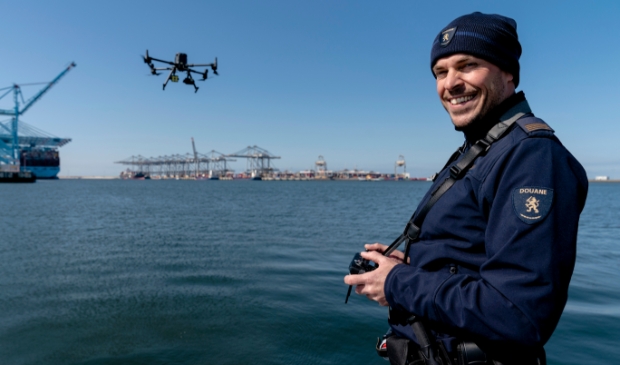 Douane-uniform drone team