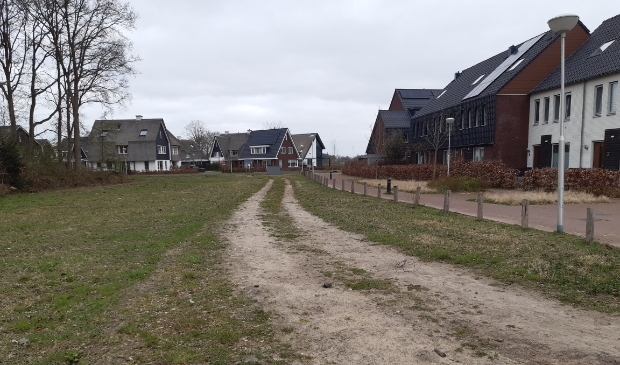 <p>De gemeente verkoopt de laatste kavel in de nieuwe wijk Valleipark aan de projectontwikkelaar. </p>