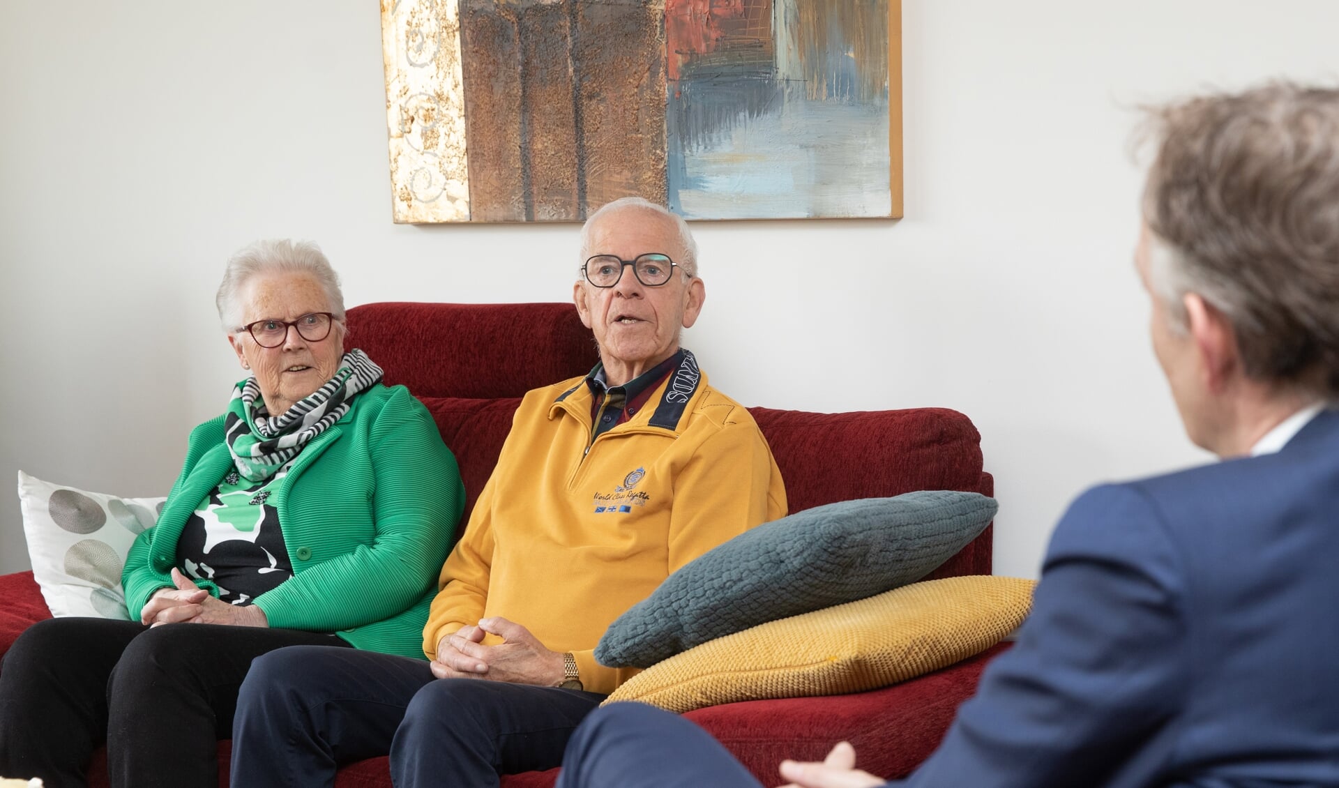 Janny en Klaas de Ruiter-Roetman kregen zaterdag bezoek van burgemeester Mark Röell.