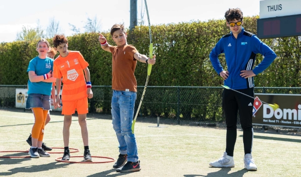Leerlingen van de Van Harte school tijdens expeditie groep 8