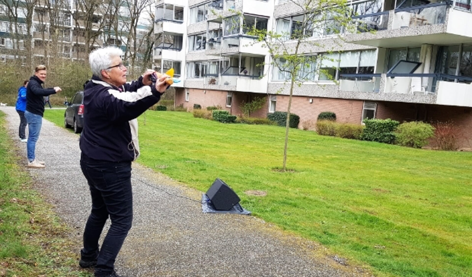 Het enthousiasme van Helma Bod werkte aanstekelijk op de bewoners van de Doorwerthse Beethovenlaanflats.