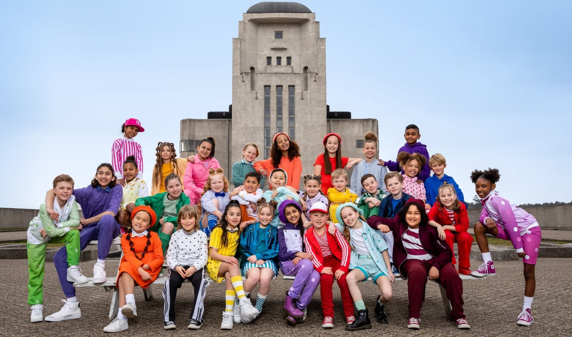 De videoclip van het lied 'Zij aan zij' van Kinderen voor Kinderen is opgenomen bij Radio Kootwijk.