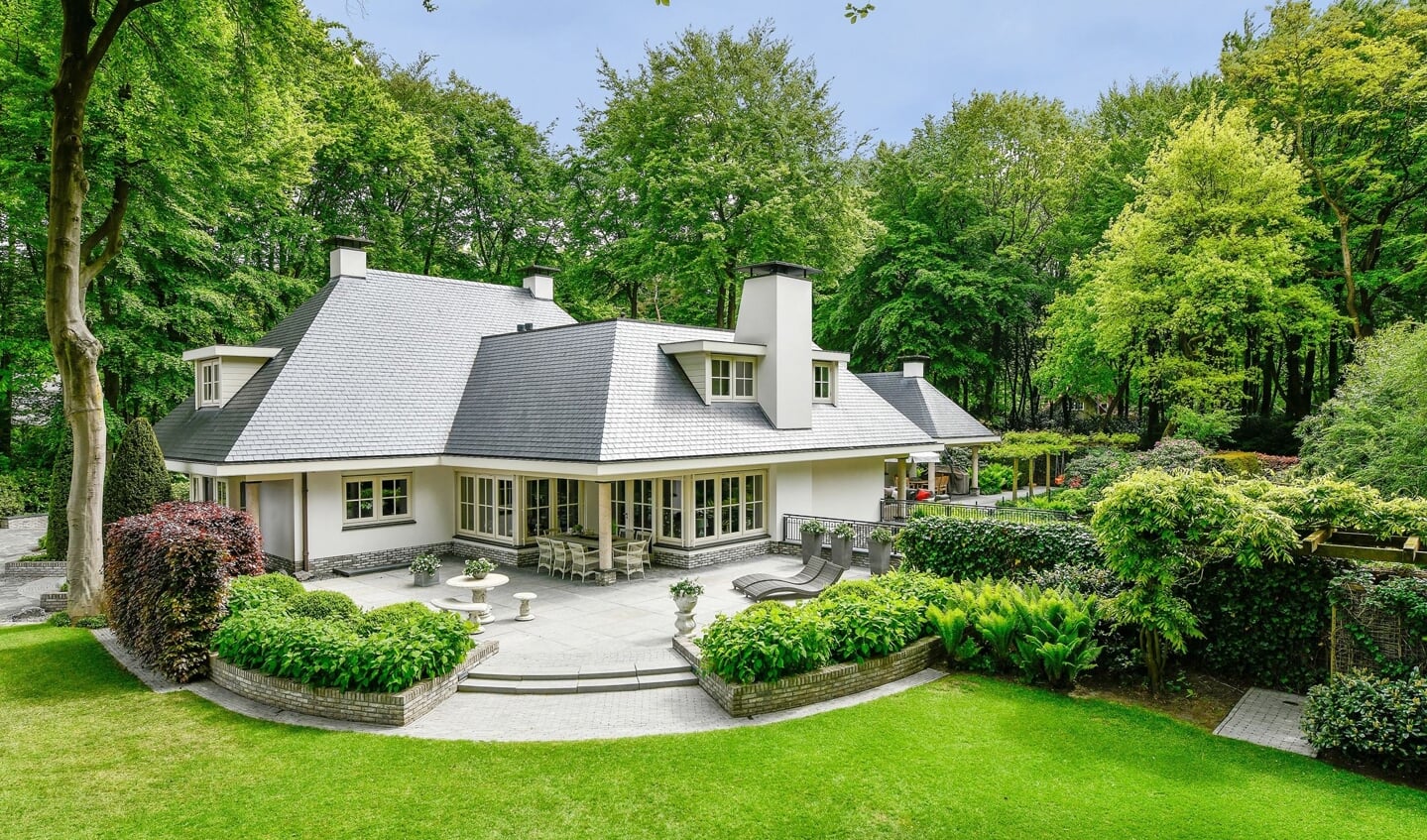 Villa aan de Bosrand in Putten, vraagprijs 1,8 miljoen.