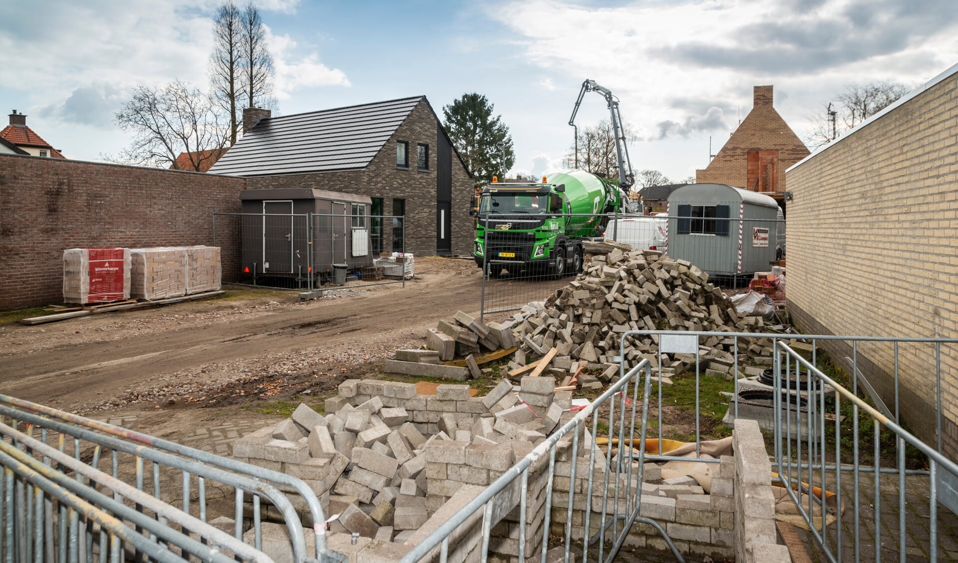 April dit jaar: de nieuwe woningen aan de Groen van Prinstererlaan zijn in aanbouw.