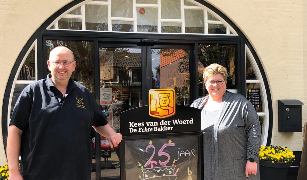 Mariska en Kees van der Woerd zijn trots op 25 jaar Bakkerij Van der Woerd.